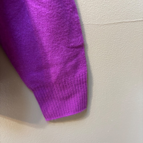 J. Crew Extra Soft Pink Long Sleeve Wool/Acrylic Sweater Size M NWT - Picture 5 of 7